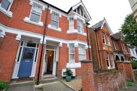 2 bedroom Flat to re...